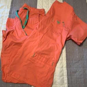 Womens med couture scrub set